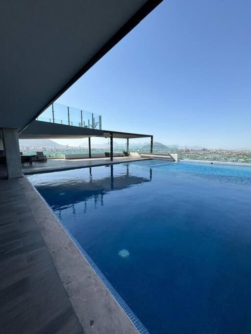 Lujoso Departamento En Monterrey